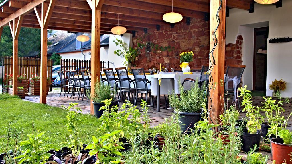Excalibur Penzion a Restaurace Moravská Třebová Exterior foto