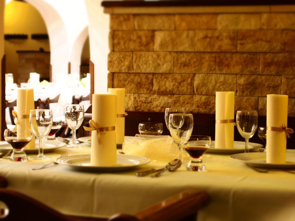 Excalibur Penzion a Restaurace Moravská Třebová Exterior foto