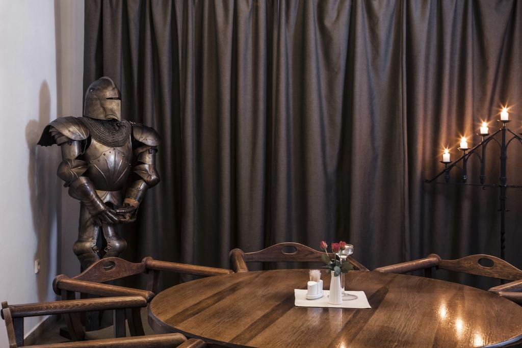 Excalibur Penzion a Restaurace Moravská Třebová Exterior foto